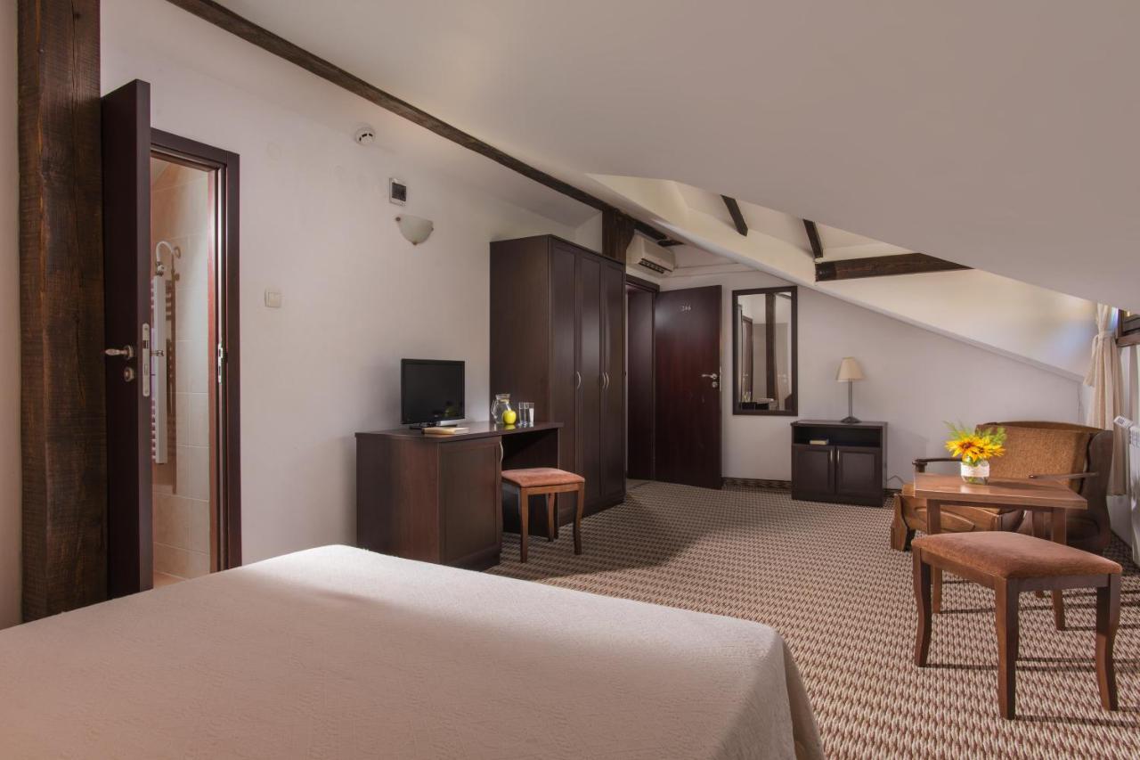 Family Hotel Bile Beli Osum Exterior photo