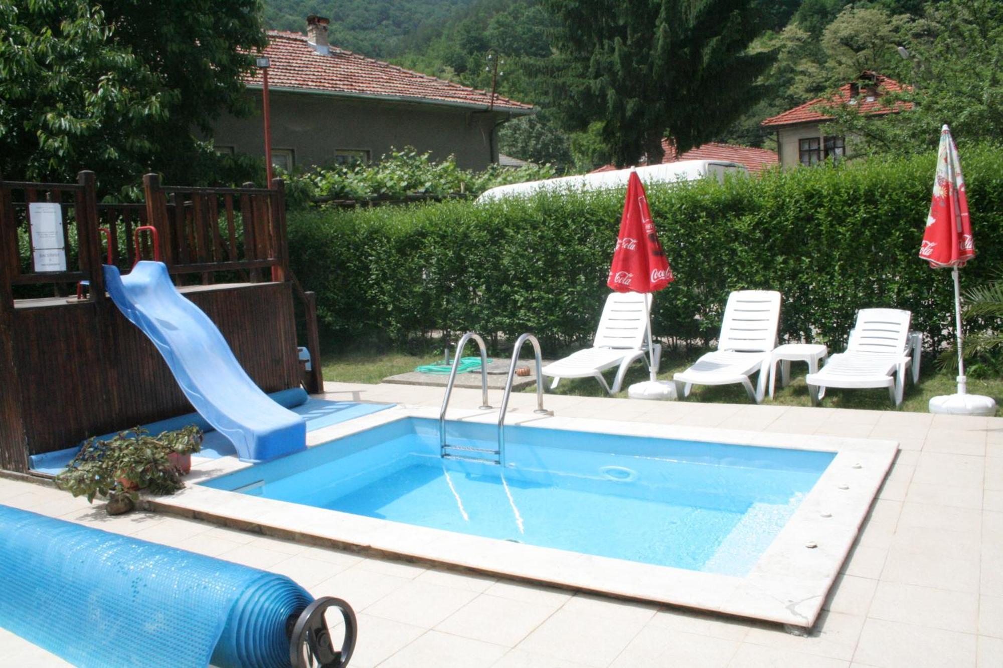 Family Hotel Bile Beli Osum Exterior photo