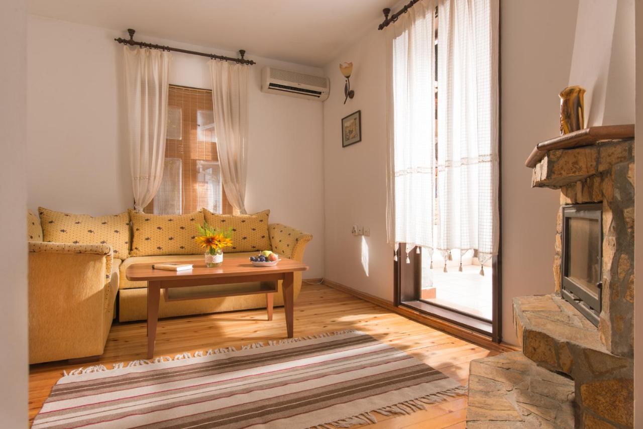 Family Hotel Bile Beli Osum Exterior photo