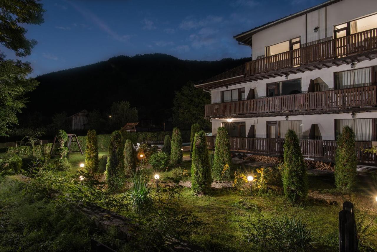 Family Hotel Bile Beli Osum Exterior photo