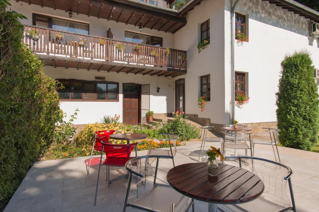 Family Hotel Bile Beli Osum Exterior photo